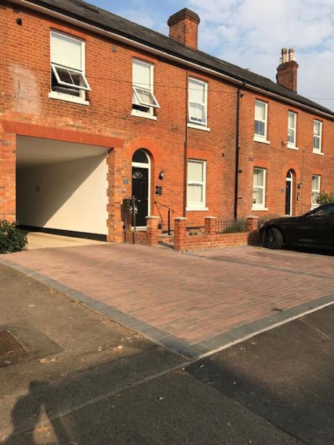 14 Helena House One Bedroom * Reading